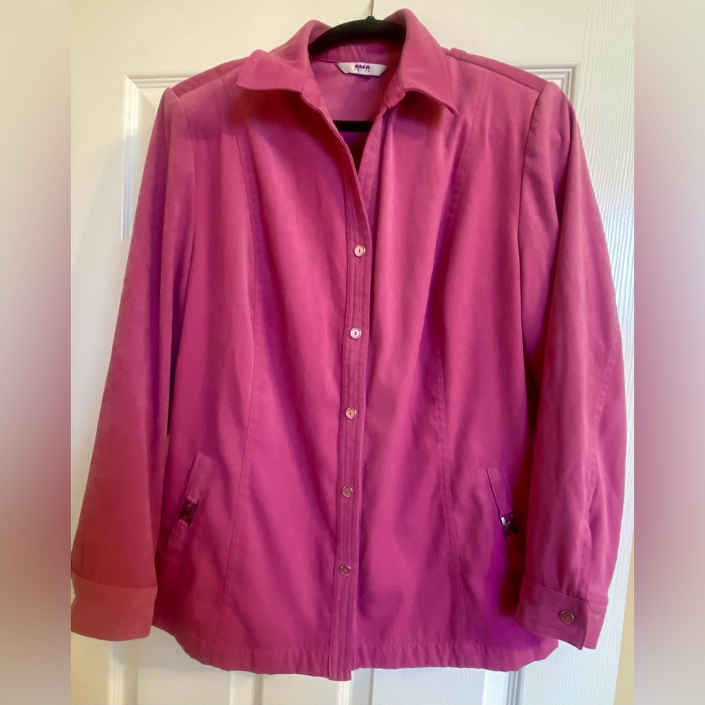 Women's Pink Button-Up Top
